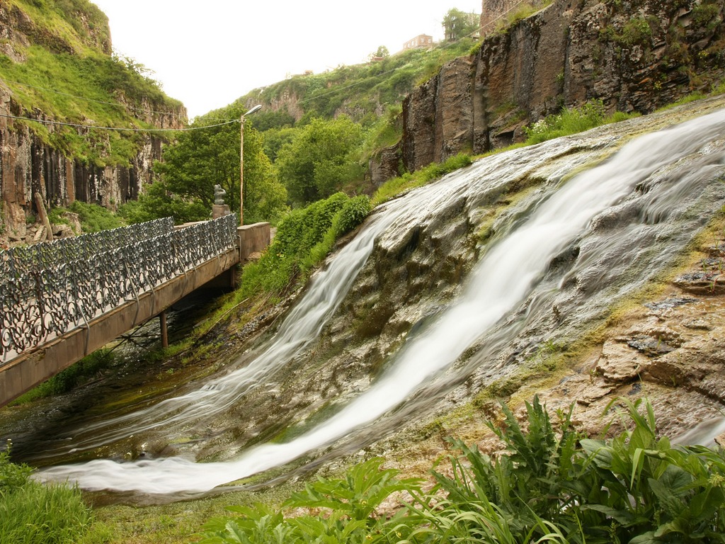 Джермукский водопад