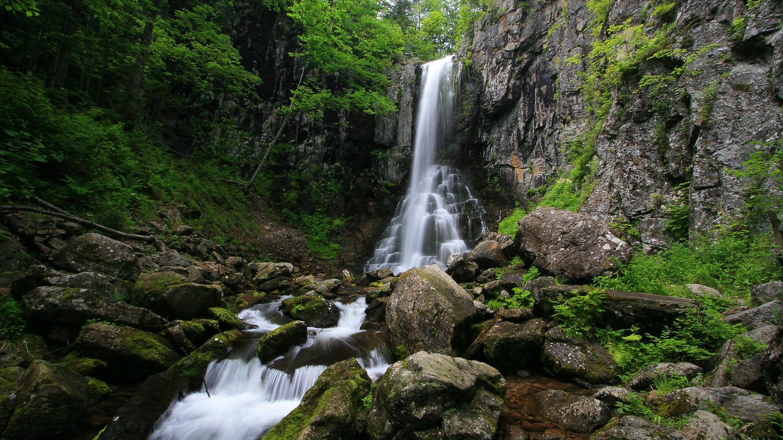 Водопад Еламовский